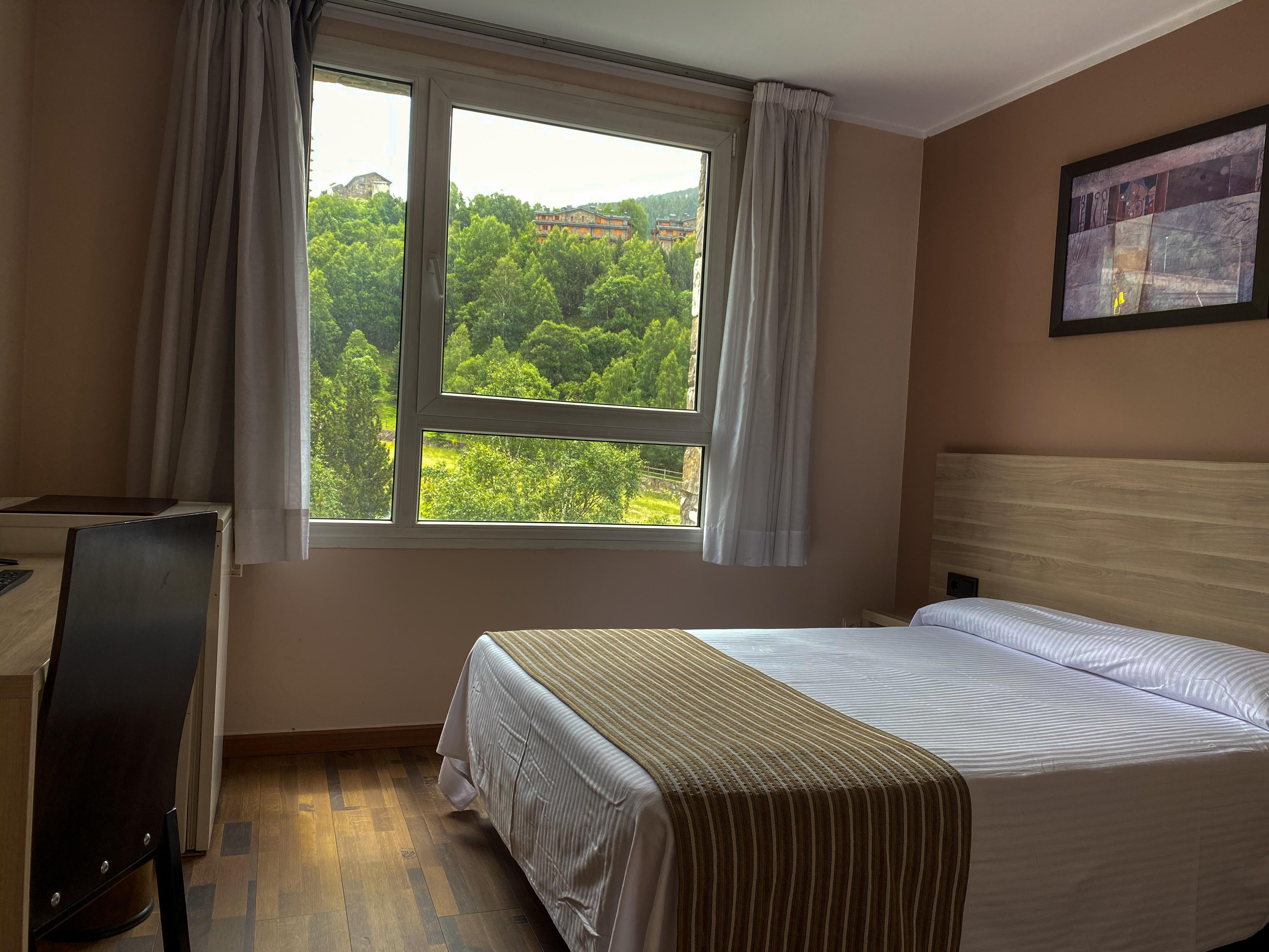 Somriu Hotel Vall Ski Инклес Экстерьер фото